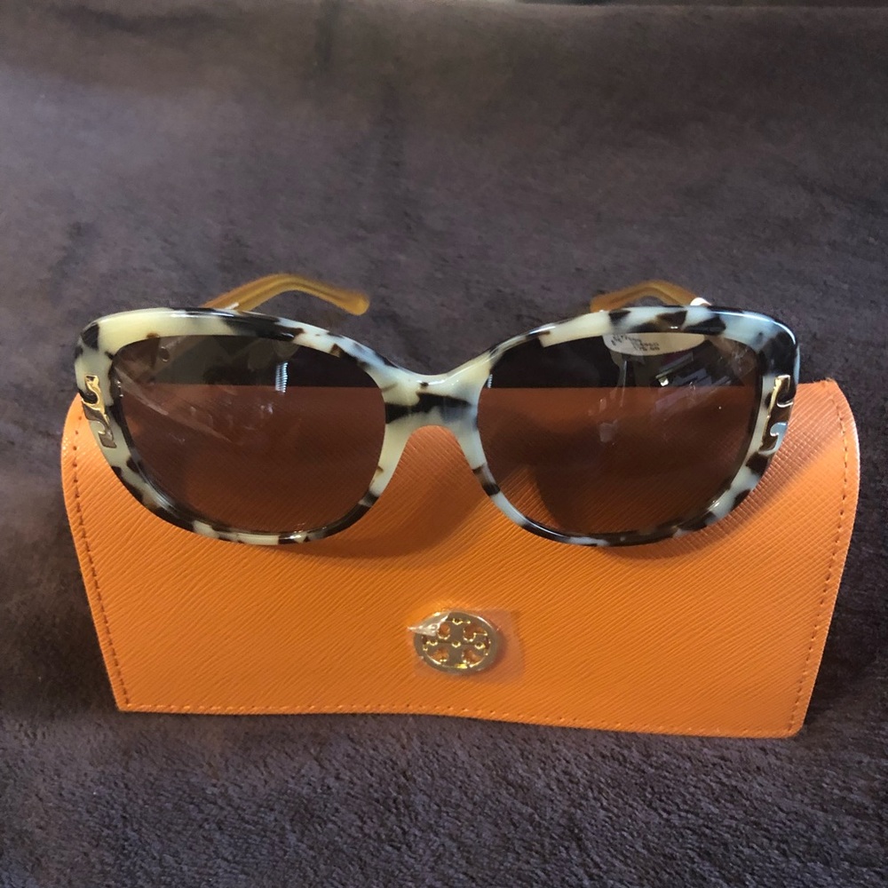 TORY BURCH SUNGLASSES.